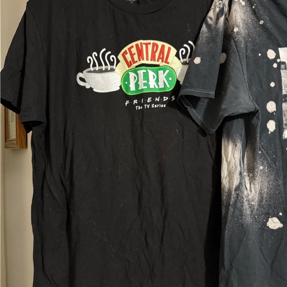 Bundle of 2 Friends Tee Shirts - Picture 5 of 6